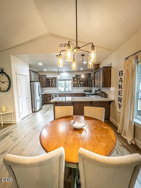 Tiny photo for 250 Oak Knoll, Jacksonville, OR 97530 (MLS # 220223536)