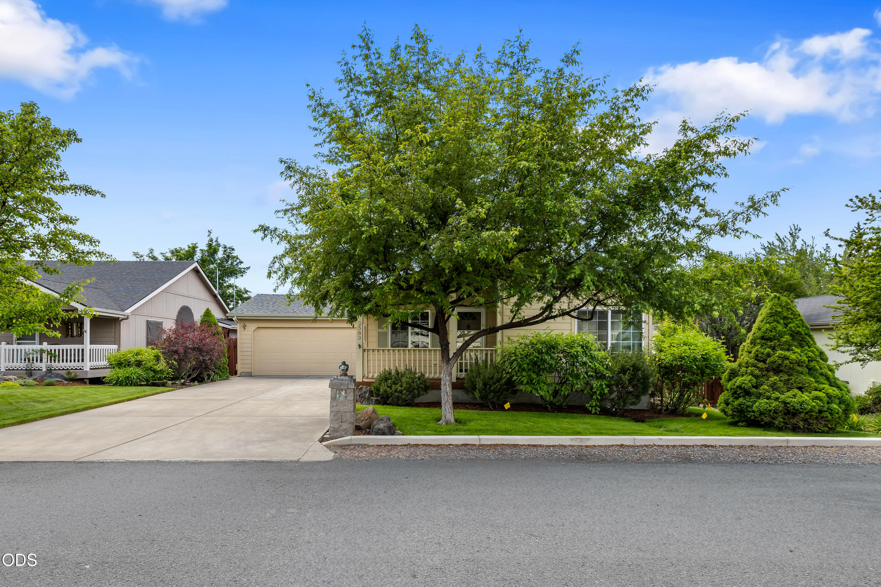 2583 NE Wintergreen Drive