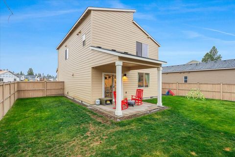 Tiny photo for 16672 Pine Creek Drive, La Pine, OR 97739 (MLS # 220210697)