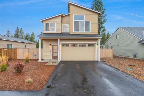Tiny photo for 16672 Pine Creek Drive, La Pine, OR 97739 (MLS # 220210697)