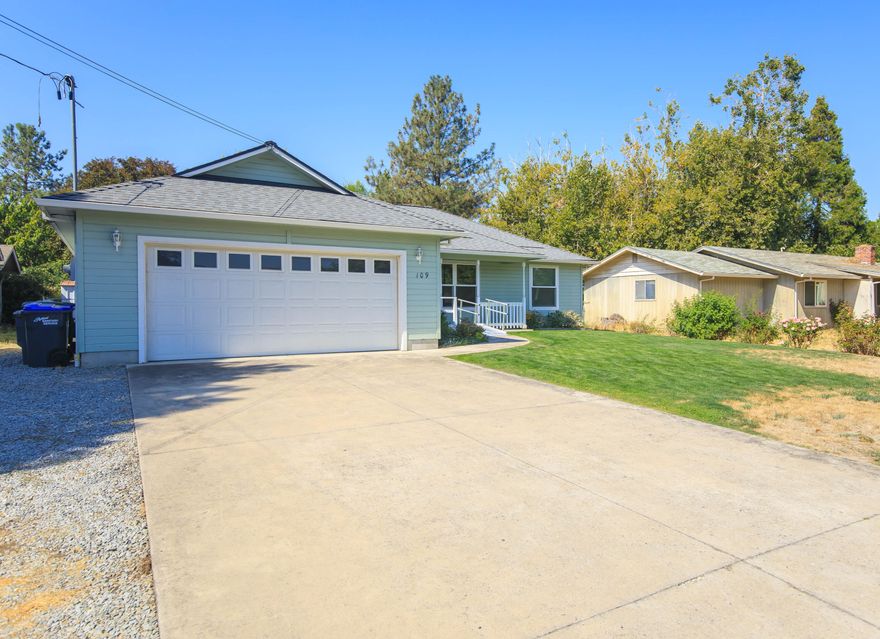 Charming 1 owner Home in a Desirable Neighborhood
This inviting 3-bedroom, 2-bath home features a sought-after split floor plan offering privacy and functionality. Enjoy bright, natural light throughout the spacious living areas. The nicely landscaped yard includes a covered patio perfect for relaxing or entertaining outdoors. Located in a well-established neighborhood, this home combines comfort, style, and convenience. Just a few minute walk to downtown Talent.