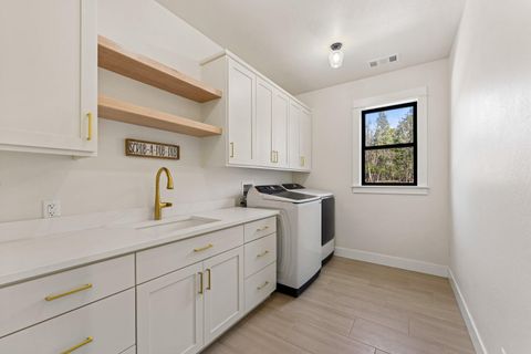 Tiny photo for 1398 Ellison Lp Loop, Merlin, OR 97532 (MLS # 220217674)