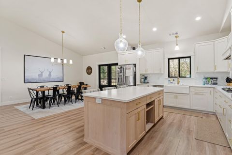 Tiny photo for 1398 Ellison Lp Loop, Merlin, OR 97532 (MLS # 220217674)