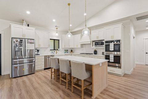 Tiny photo for 1398 Ellison Lp Loop, Merlin, OR 97532 (MLS # 220217674)