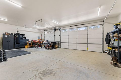 Tiny photo for 1398 Ellison Lp Loop, Merlin, OR 97532 (MLS # 220217674)