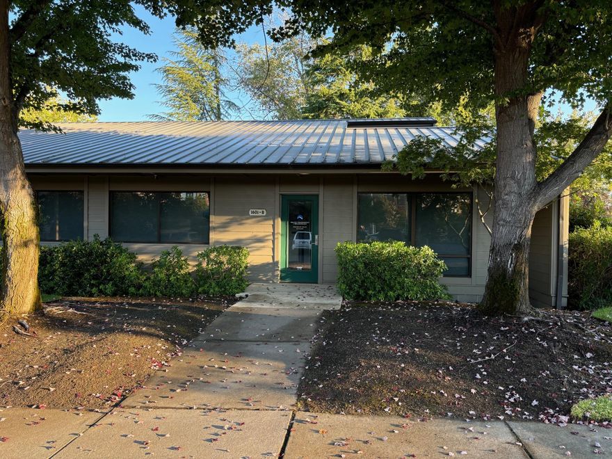 Move in ready Dental Office on E. McAndrews across from Providence Hospital. Initial lease term of 5+ years. Owner reserves the right to approve tenant and use.