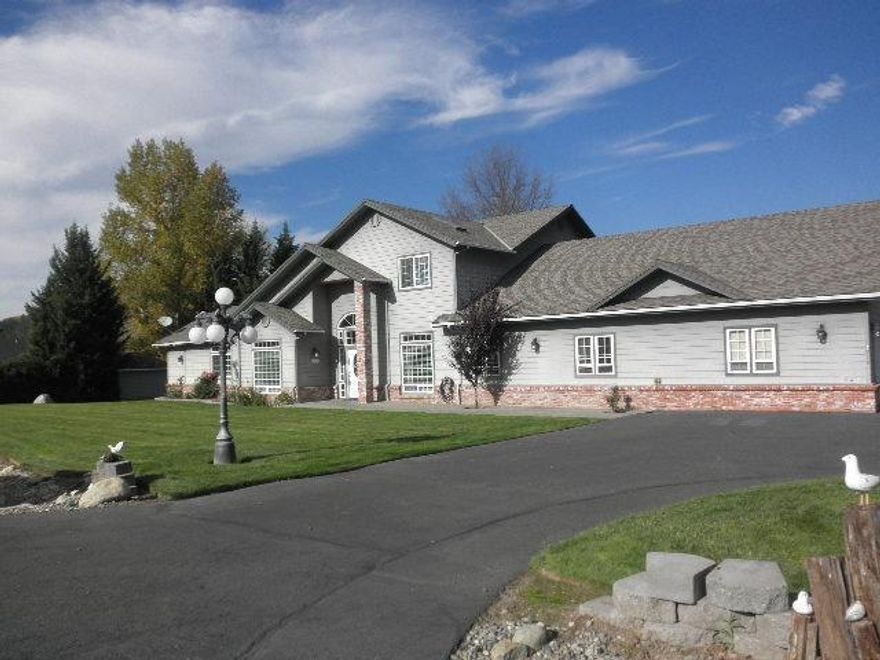 Elegant custom built home that is move in ready. There is attention to detail throughout the home. Huge great room is ideally suited for dramatic furniture arrangements. Have fun galore in 1,000 sq ft recreation room. Amazing amount of impressive amenities to add comfort & convenience to your life. View of 4th fairway from the sparkling in-ground pool. Watch golfers play thru as you entertain family & friends on the covered patio. You'll be pleased with the value of home.