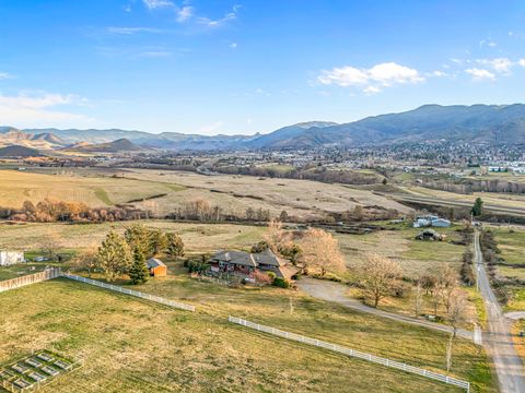 Tiny photo for 157 Ashland Acres Road, Ashland, OR 97520 (MLS # 220215378)