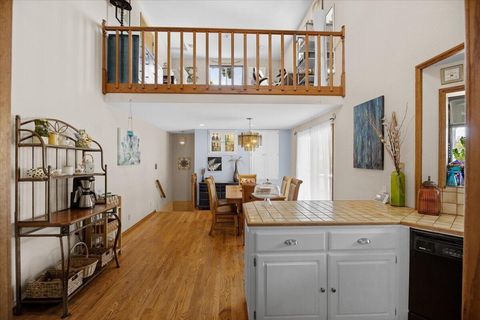 Tiny photo for 847 NW 5th Street, Grants Pass, OR 97526 (MLS # 220220254)