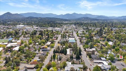 Tiny photo for 847 NW 5th Street, Grants Pass, OR 97526 (MLS # 220220254)