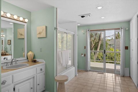 Tiny photo for 847 NW 5th Street, Grants Pass, OR 97526 (MLS # 220220254)