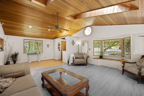 Tiny photo for 847 NW 5th Street, Grants Pass, OR 97526 (MLS # 220220254)