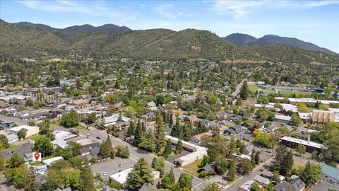 Tiny photo for 847 NW 5th Street, Grants Pass, OR 97526 (MLS # 220220254)