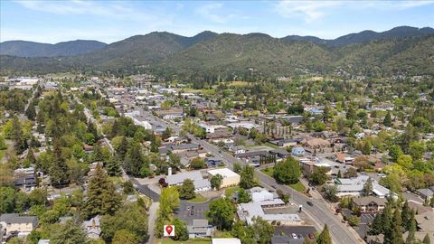 Tiny photo for 847 NW 5th Street, Grants Pass, OR 97526 (MLS # 220220254)