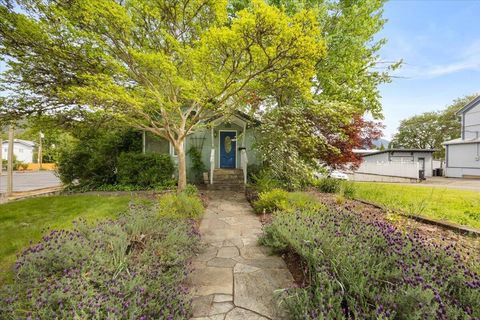 Tiny photo for 847 NW 5th Street, Grants Pass, OR 97526 (MLS # 220220254)