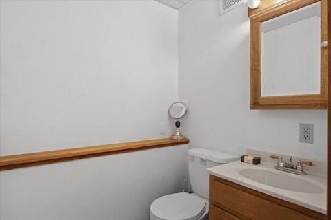 Tiny photo for 847 NW 5th Street, Grants Pass, OR 97526 (MLS # 220220254)