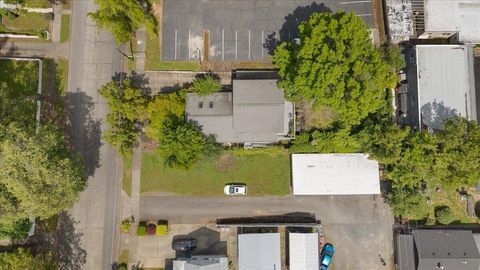 Tiny photo for 847 NW 5th Street, Grants Pass, OR 97526 (MLS # 220220254)