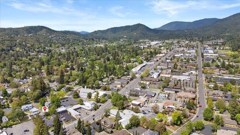 Tiny photo for 847 NW 5th Street, Grants Pass, OR 97526 (MLS # 220220254)
