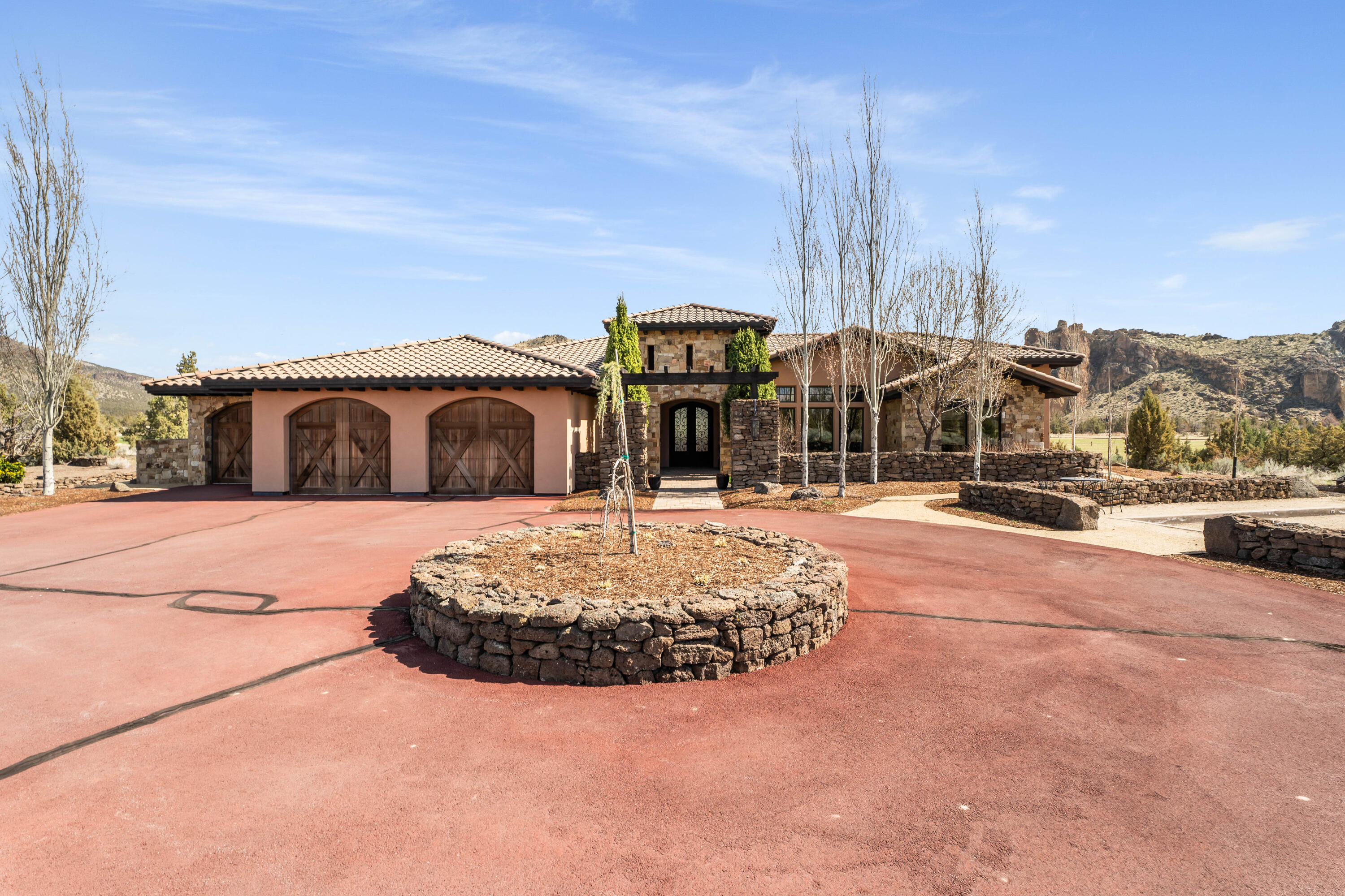 10219 NE Vineyard Way