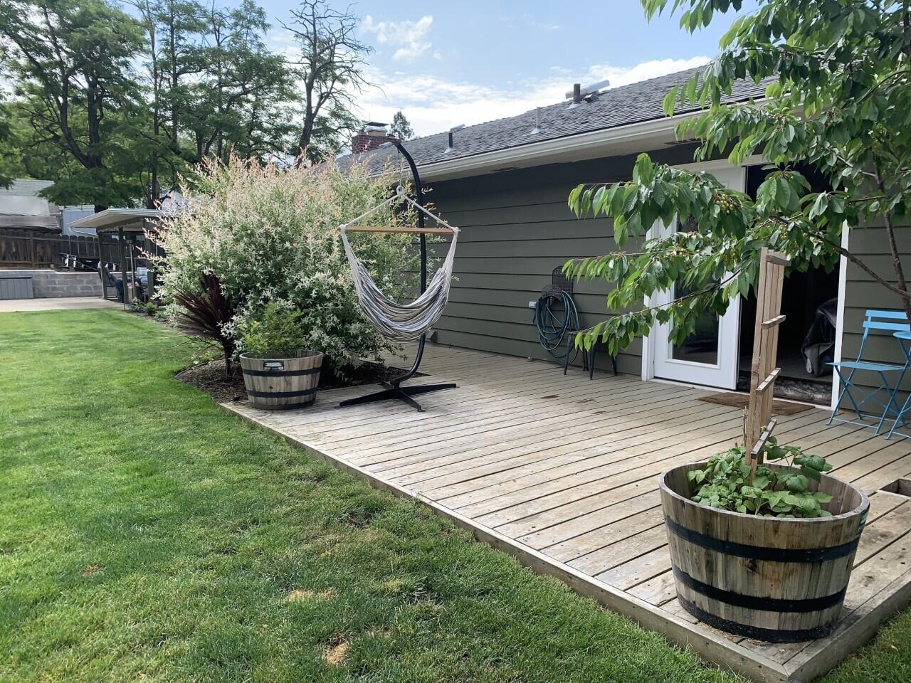 Nelson's - Residential