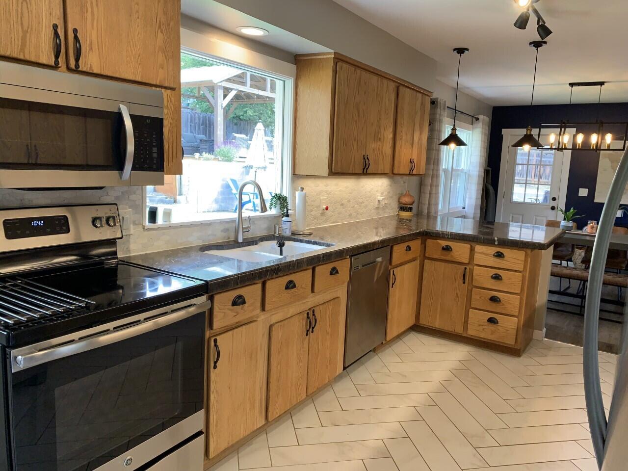 Nelson's - Residential