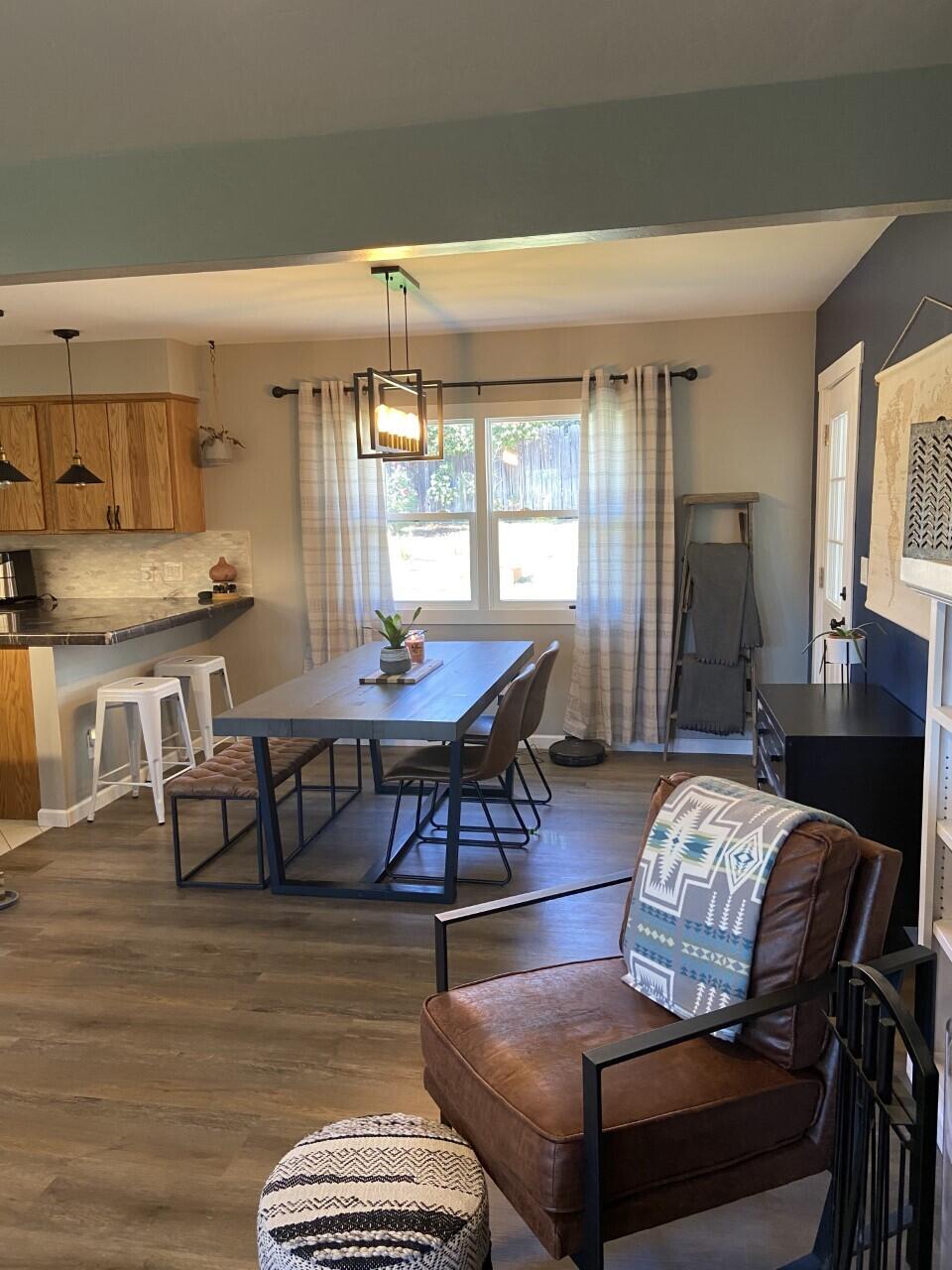 Nelson's - Residential