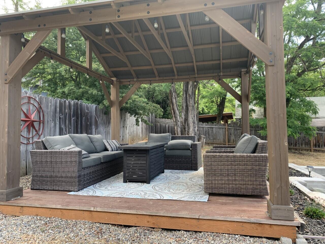 Nelson's - Residential