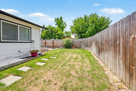 Tiny photo for 120 Neila Lane, Grants Pass, OR 97527 (MLS # 220222650)
