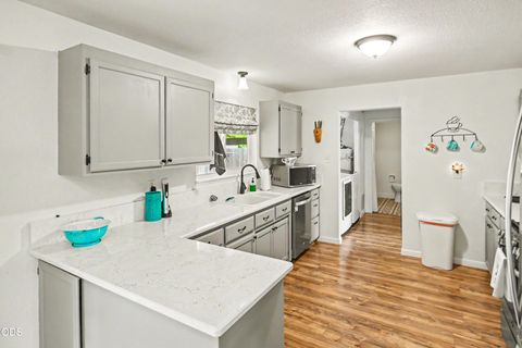 Tiny photo for 120 Neila Lane, Grants Pass, OR 97527 (MLS # 220222650)