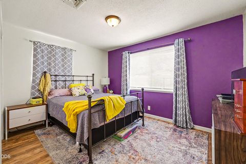 Tiny photo for 120 Neila Lane, Grants Pass, OR 97527 (MLS # 220222650)