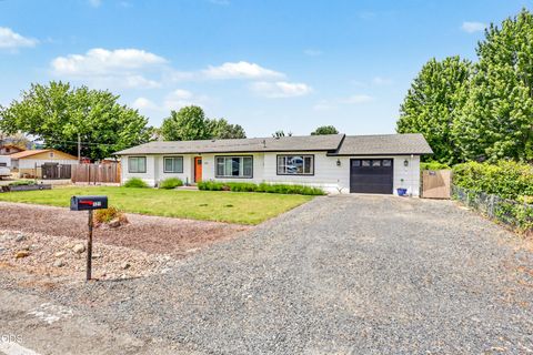 Tiny photo for 120 Neila Lane, Grants Pass, OR 97527 (MLS # 220222650)