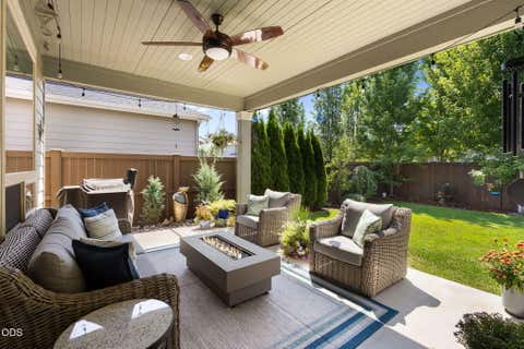 Tiny photo for 3650 SW Badger Court, Redmond, OR 97756 (MLS # 220227387)