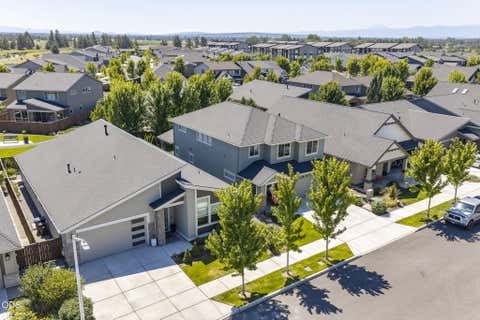 Tiny photo for 3650 SW Badger Court, Redmond, OR 97756 (MLS # 220227387)