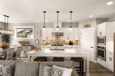 Tiny photo for 3650 SW Badger Court, Redmond, OR 97756 (MLS # 220227387)