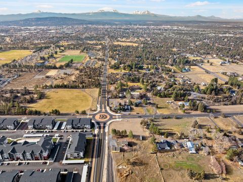 Tiny photo for 63210 Deschutes Market Road, Bend, OR 97701 (MLS # 220213029)