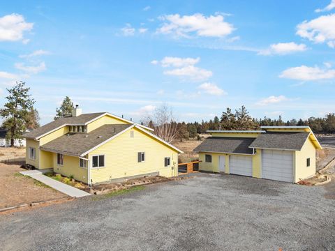 Photo of 63210 Deschutes Market Road, Bend, OR 97701 (MLS # 220213029)