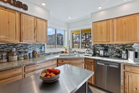 Tiny photo for 63210 Deschutes Market Road, Bend, OR 97701 (MLS # 220213029)