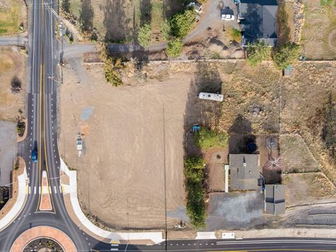 Tiny photo for 63210 Deschutes Market Road, Bend, OR 97701 (MLS # 220213029)