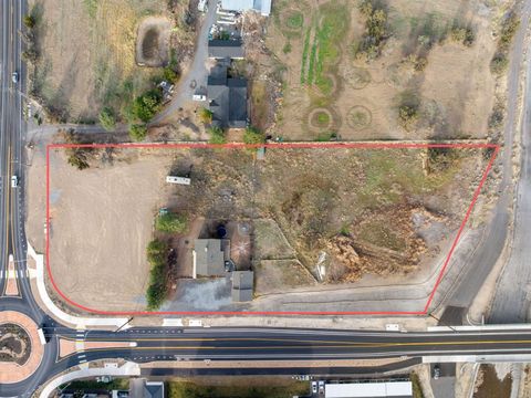 Tiny photo for 63210 Deschutes Market Road, Bend, OR 97701 (MLS # 220213029)