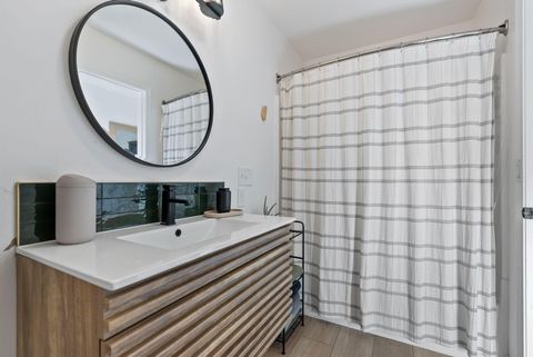 Tiny photo for 63210 Deschutes Market Road, Bend, OR 97701 (MLS # 220213029)