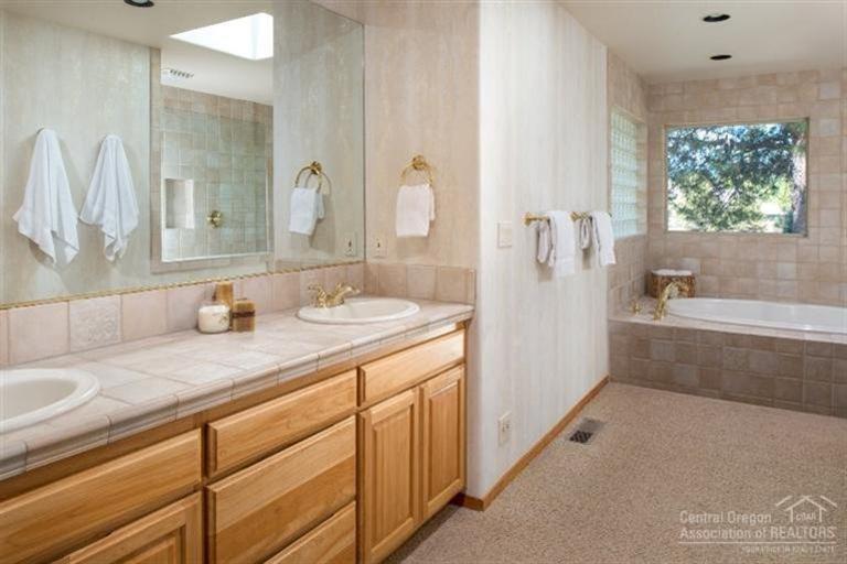 Fairway Point Villag - Residential