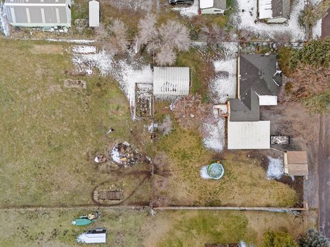 Tiny photo for 1335 Shadow Lane, Klamath Falls, OR 97601 (MLS # 220213895)