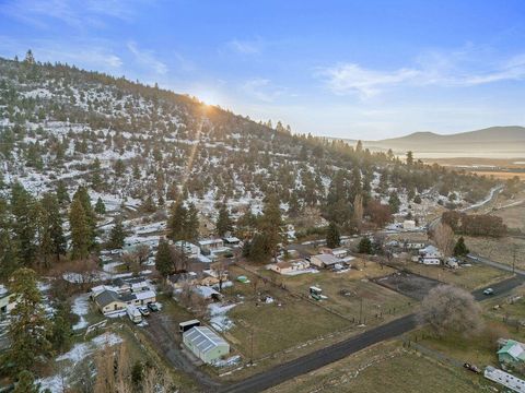 Tiny photo for 1335 Shadow Lane, Klamath Falls, OR 97601 (MLS # 220213895)