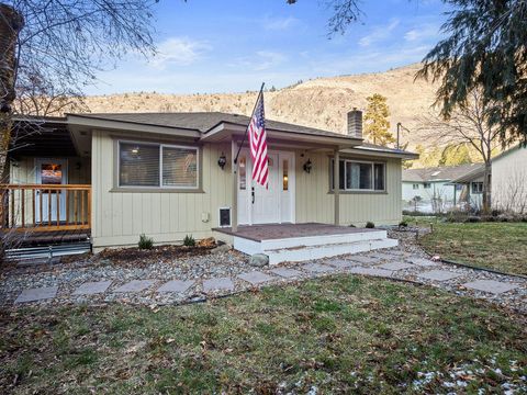 Photo of 1335 Shadow Lane, Klamath Falls, OR 97601 (MLS # 220213895)