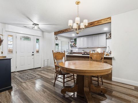 Tiny photo for 1335 Shadow Lane, Klamath Falls, OR 97601 (MLS # 220213895)