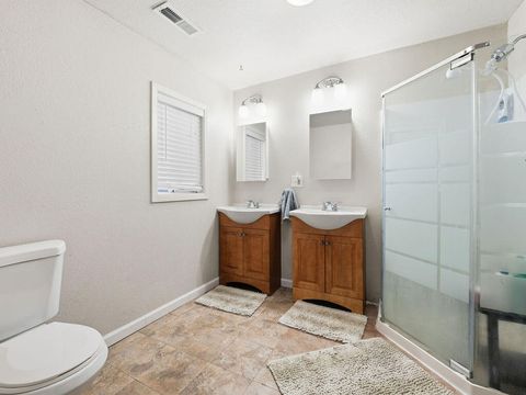 Tiny photo for 1335 Shadow Lane, Klamath Falls, OR 97601 (MLS # 220213895)