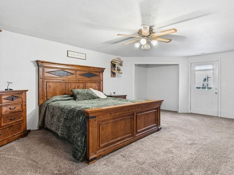 Tiny photo for 1335 Shadow Lane, Klamath Falls, OR 97601 (MLS # 220213895)