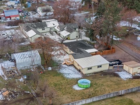 Tiny photo for 1335 Shadow Lane, Klamath Falls, OR 97601 (MLS # 220213895)