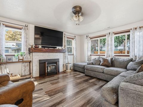 Tiny photo for 1335 Shadow Lane, Klamath Falls, OR 97601 (MLS # 220213895)