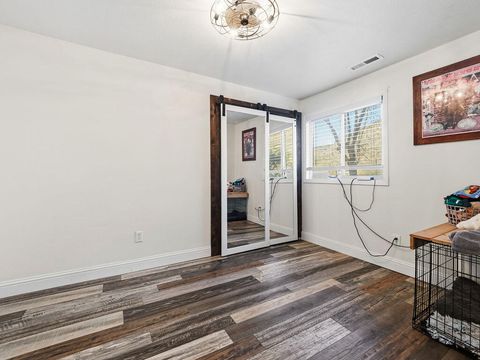 Tiny photo for 1335 Shadow Lane, Klamath Falls, OR 97601 (MLS # 220213895)